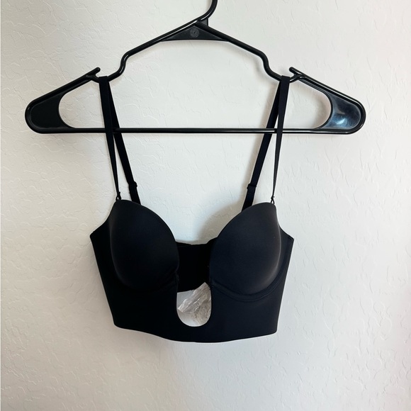 SKIMS Deep V Black Bra - Picture 3 of 4